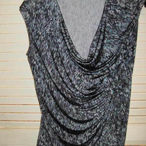 Dana Buchman Tops - GREAT SHAPE  GRAY RUCHING SLEEVLESS POLY BLEND TOP SZ M
